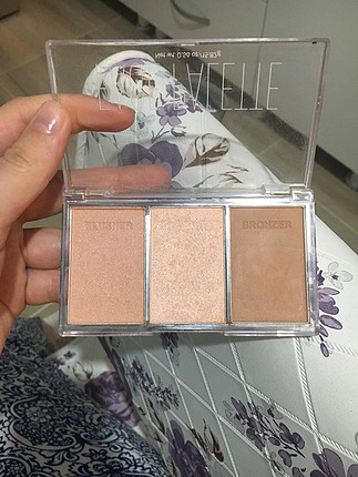 H&M Yüz paleti