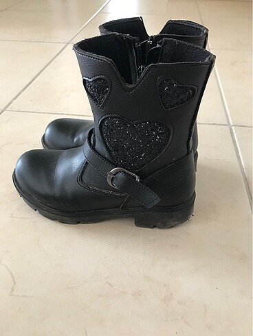 Kız çocuk bot