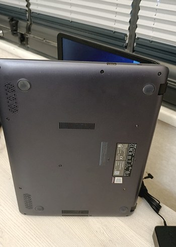 Gri Asus Laptop - Görsel 5