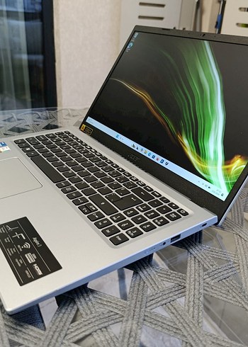 Kutu yepyeni Acer i5 Laptop 8gb 256GB - Görsel 3
