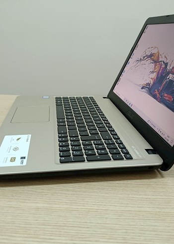 Hediyelik Asus i3 4 çekirdekli laptop SSD diskli - Görsel 3