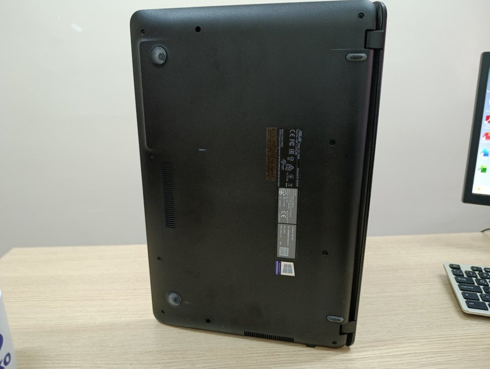 Hediyelik Asus i3 4 çekirdekli laptop SSD diskli - Görsel 5