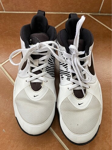 nike spor ayakkabi