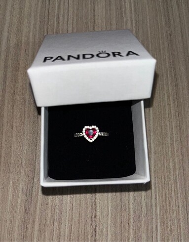 Pandora pandora kirmizi kalp yuzuk