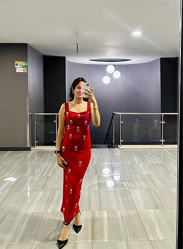 Zara Kırmız elbise