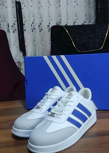 37 Beden beyaz Renk Beyaz Gri Adidas Kadın Spor Ayakkabı