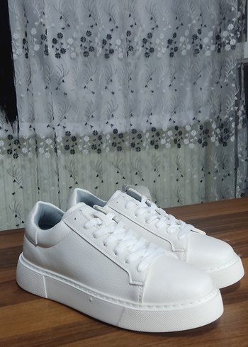37 Beden LC Waikiki Beyaz Bağcıklı Kadın Spor Ayakkabı