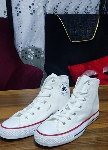 Converse Hafif ve rahat spor ayakkabı