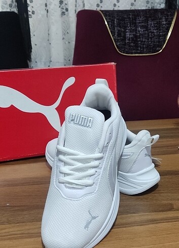 Çok hafif ve rahat spor ayakkabı