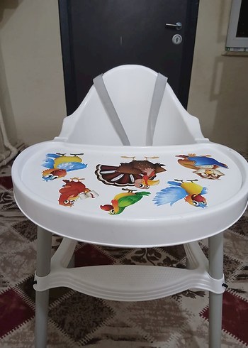 Beyaz Çocuk Mama Sandalyesi Renkli Hayvan Desenli