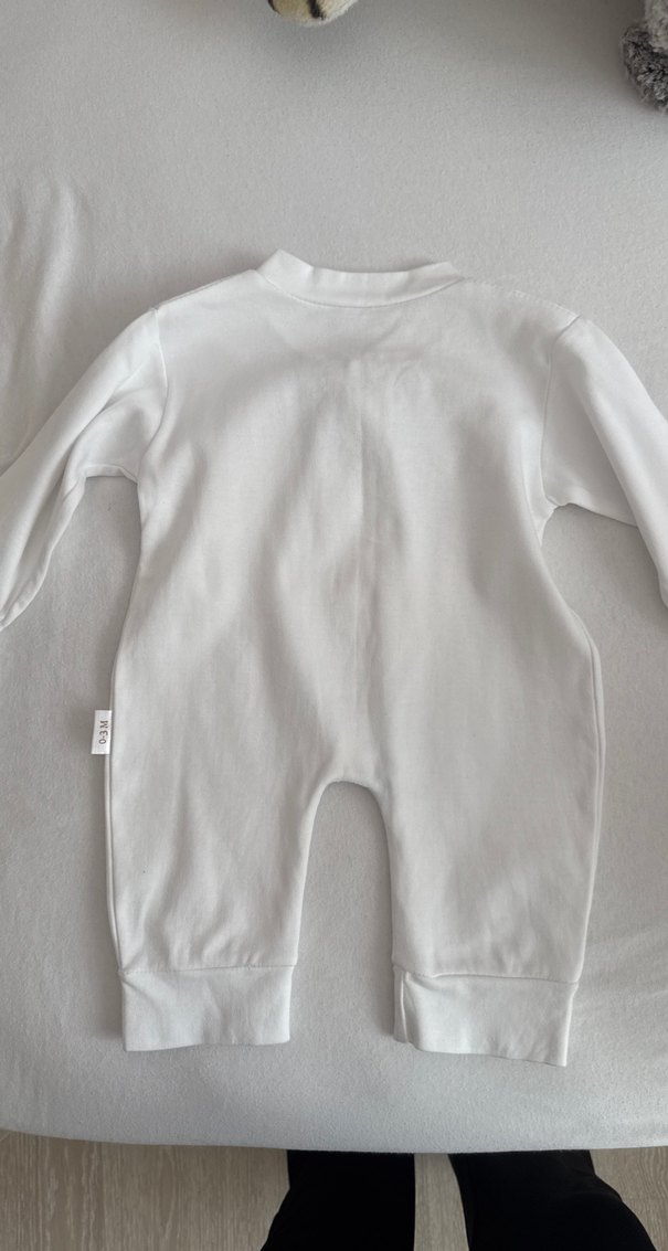 Beyaz Pamuklu Erkek Bebek Düğmeli Tulum - Görsel 3