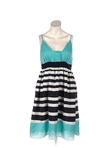 PreLoved Kısa Elbise %70 İndirimli.