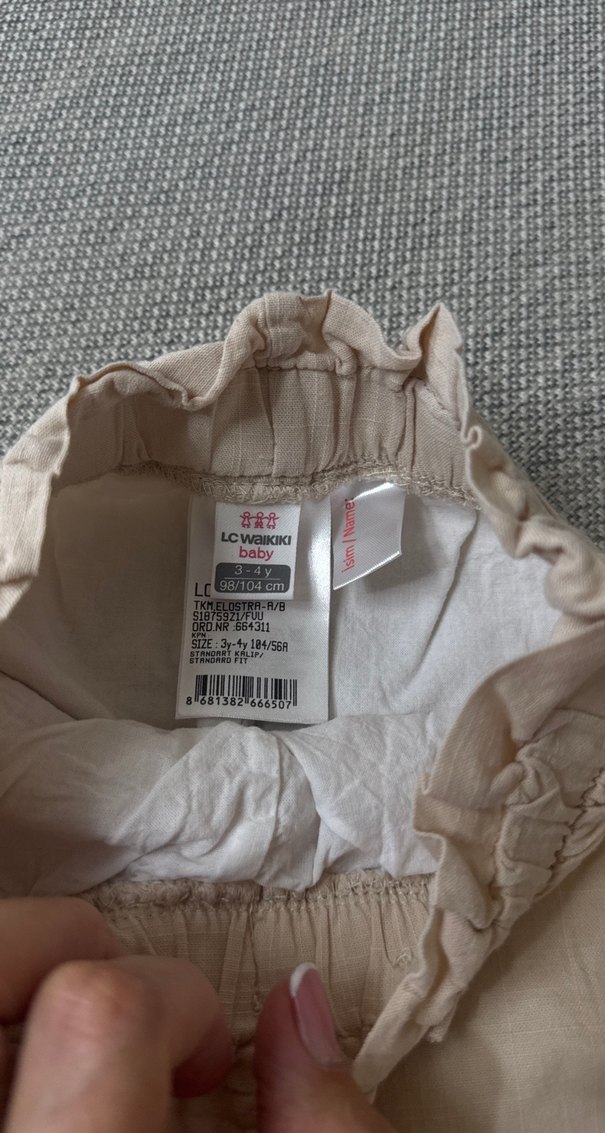 Bej Kısa Kollu Bebek Kız Takımı. keten kumaş. Hiç kullanılmadı. - Görsel 3