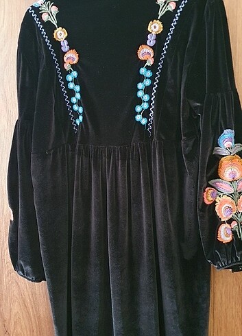 44 Beden siyah Renk Kadife çok cici elbise koltuk altı 55 boy 90