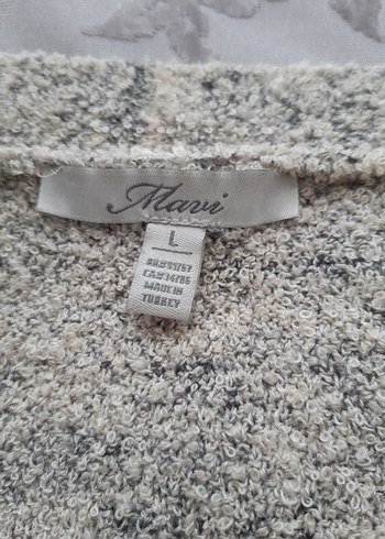 Gri V Yakalı Kadın Kazak - Görsel 2