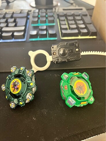  Beden Beyblade iki adet ve saha