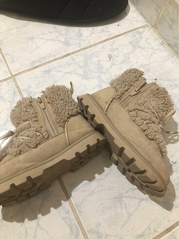 24 Beden Zara bot