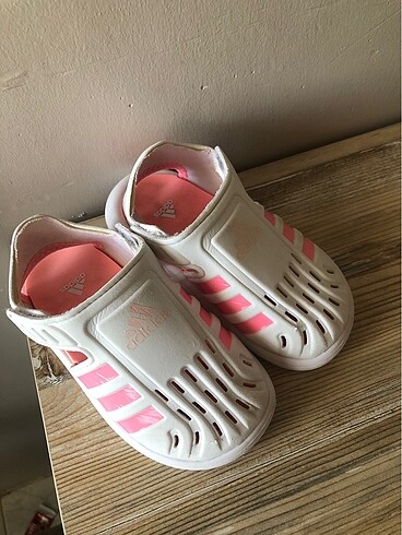 Adidas kız çocuk sandalet