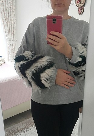 zara model sweat