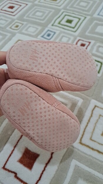 Hm ilk adim ayakkabıları dışarı çıkarken ayağına giydirmek ic8n  - Görsel 4