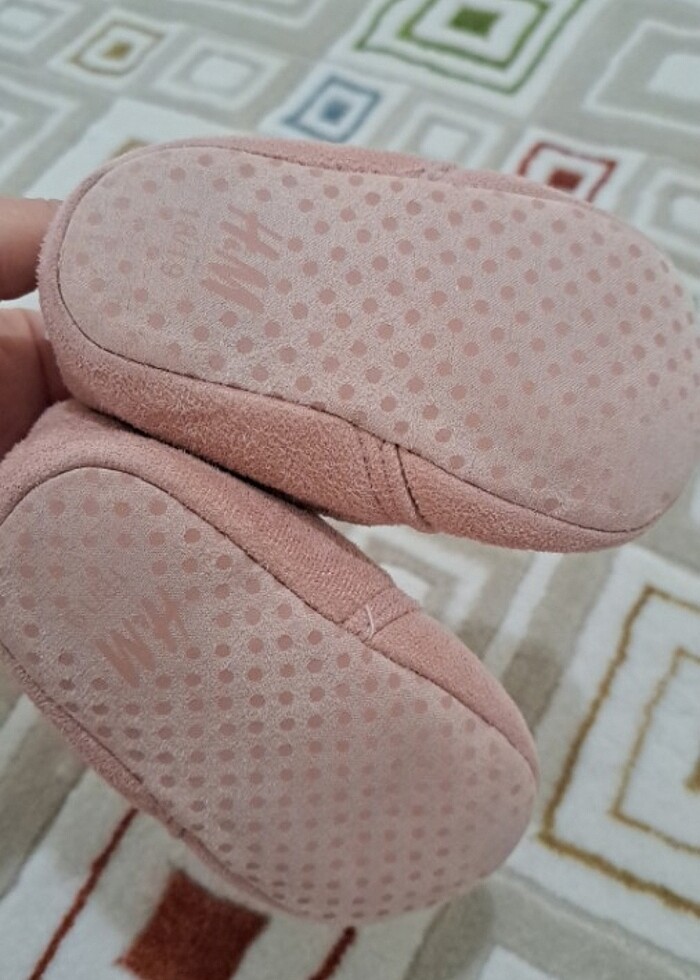 Hm ilk adim ayakkabıları dışarı çıkarken ayağına giydirmek ic8n  - Görsel 3