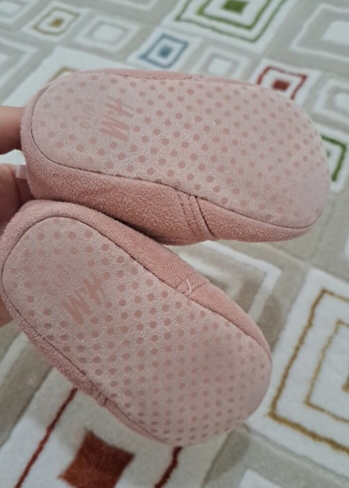 Hm ilk adim ayakkabıları dışarı çıkarken ayağına giydirmek ic8n  - Görsel 4