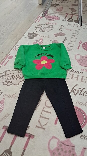 Sadece pantolon ben yesil sweatshirt ile takim giydirdim karar s