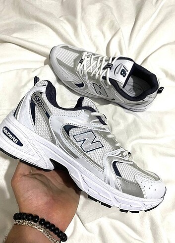 37 Beden beyaz Renk NEW BALANCE 530 SPOR AYAKKABI