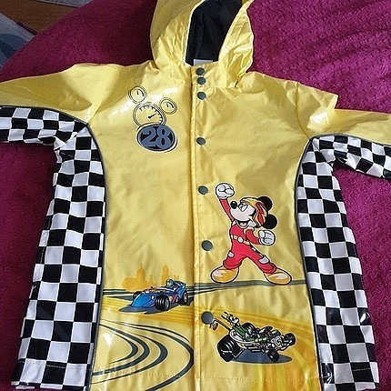 Disney store 4 yaş hiç giyilmemiş etiketli mickey mouse yağmurlu