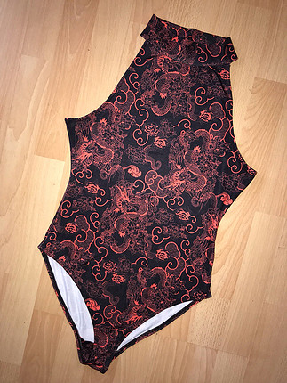 Bershka Ejderha desenli body