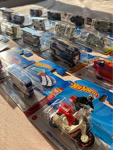  Hot wheels matchbox set