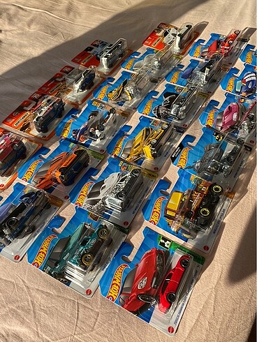  Beden Hot wheels matchbox set