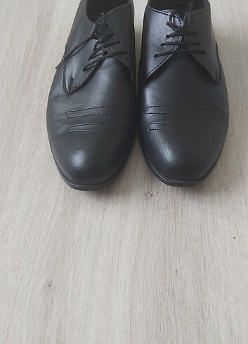Siyah deri erkek ayakkabı