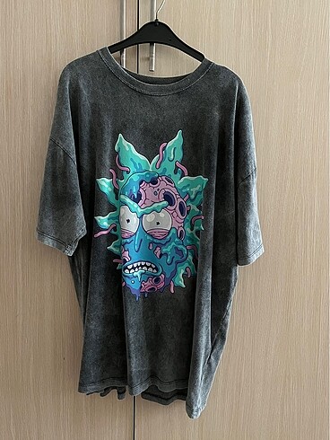 pull&bear rick and morty tisort
