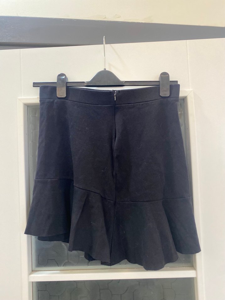 Siyah Süet Volanlı Mini Etek - Görsel 3