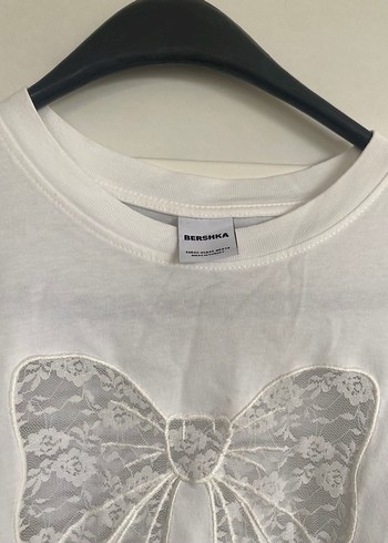 Kadın Beyaz Pamuklu Dantel Fiyonk Baskılı Tişört - Görsel 2