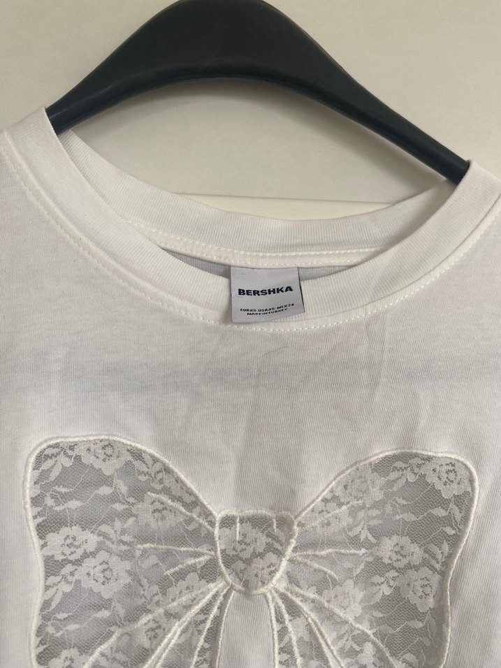 Kadın Beyaz Pamuklu Dantel Fiyonk Baskılı Tişört - Görsel 2