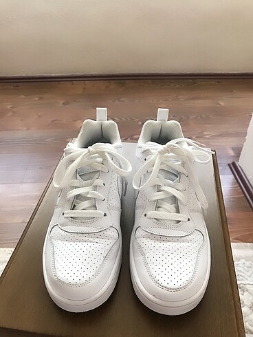 Nike beyaz spor ayakkabı