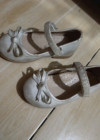 Kız Çocuk Beyaz Tokalı Babet Ayakkabı - Görsel 2