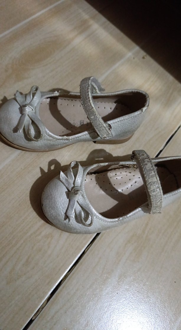 Kız Çocuk Beyaz Tokalı Babet Ayakkabı - Görsel 2