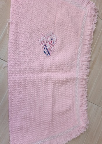 Pembe Nakışlı Örme Bebek Battaniyesi - Görsel 2