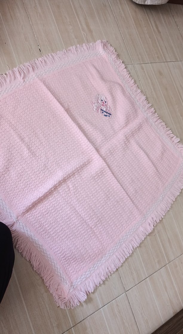 Pembe Nakışlı Örme Bebek Battaniyesi - Görsel 3