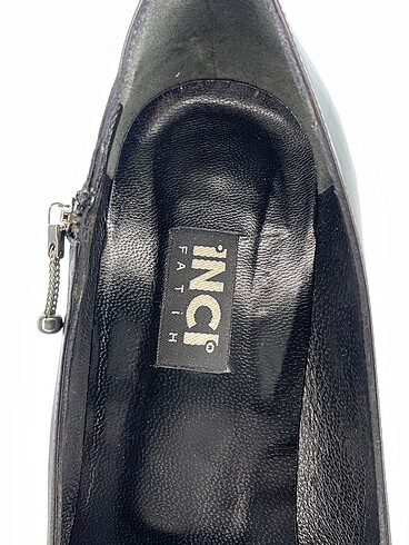 39 Beden siyah Renk inci Stiletto %70 İndirimli.