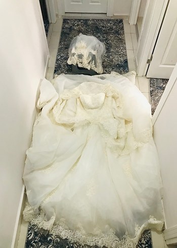 Vintage Dantel Detaylı Uzun Kollu Straplez Gelinlik - Görsel 11