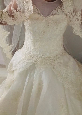 Vintage Dantel Detaylı Uzun Kollu Straplez Gelinlik - Görsel 4