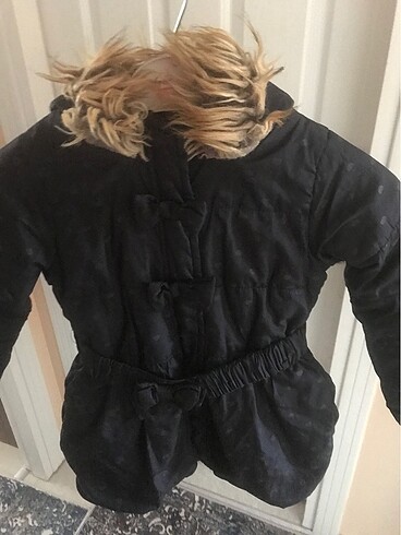 LC Waikiki kız çocuk mont(6-7 yaşa göre)