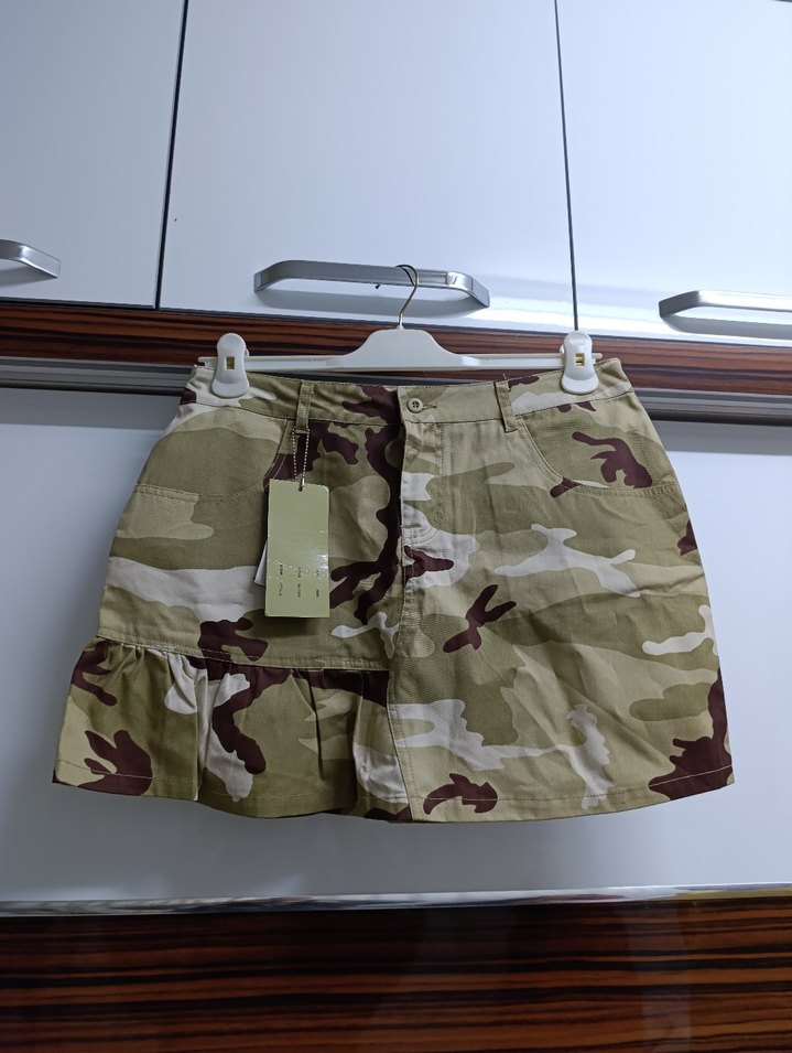 Kadın Kamuflaj Desenli Kemerli Mini Etek - Görsel 2