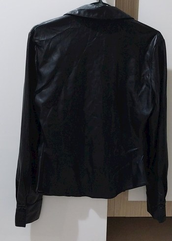 Düğmeli Siyah Deri Kadın gömlek - Görsel 3