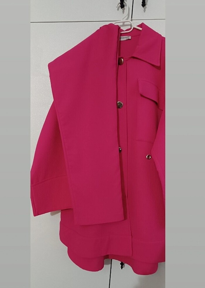 Pembe ceketli takım - Görsel 2
