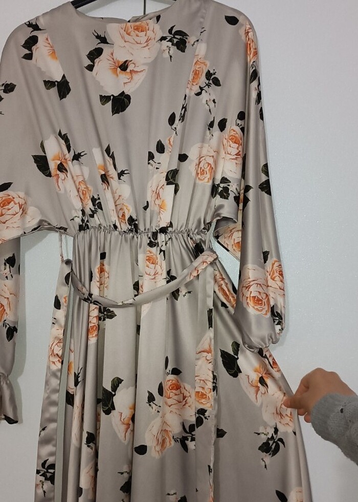 Saten elbise - Görsel 2